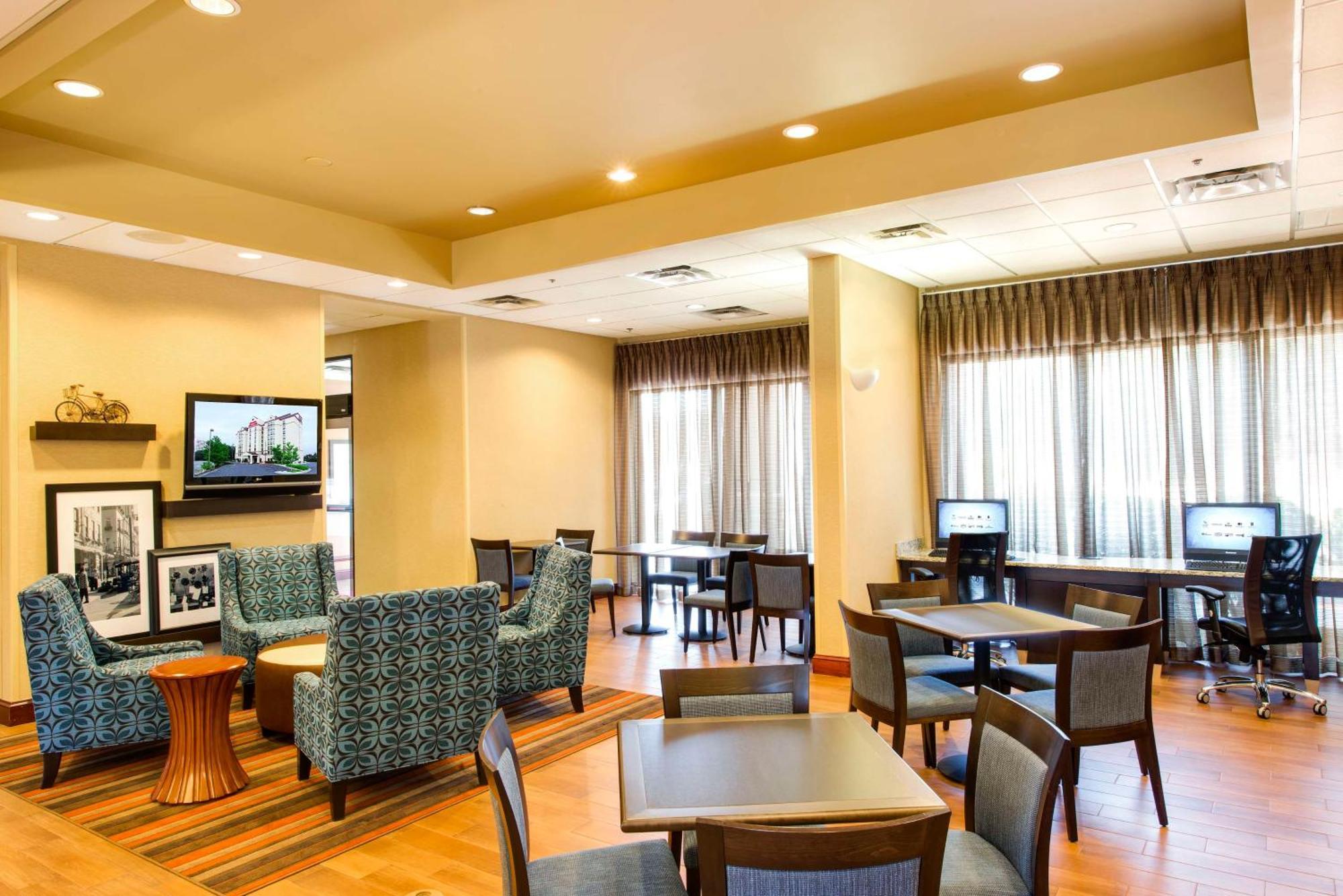 Hampton Inn & Suites Atlanta-Galleria Smyrna Εξωτερικό φωτογραφία