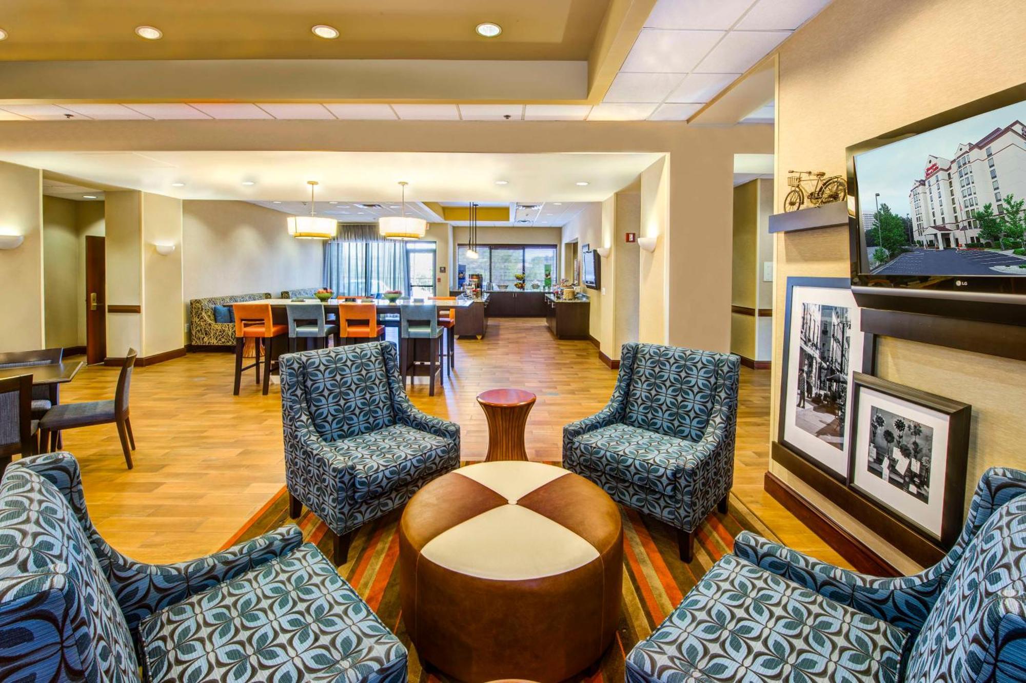 Hampton Inn & Suites Atlanta-Galleria Smyrna Εξωτερικό φωτογραφία